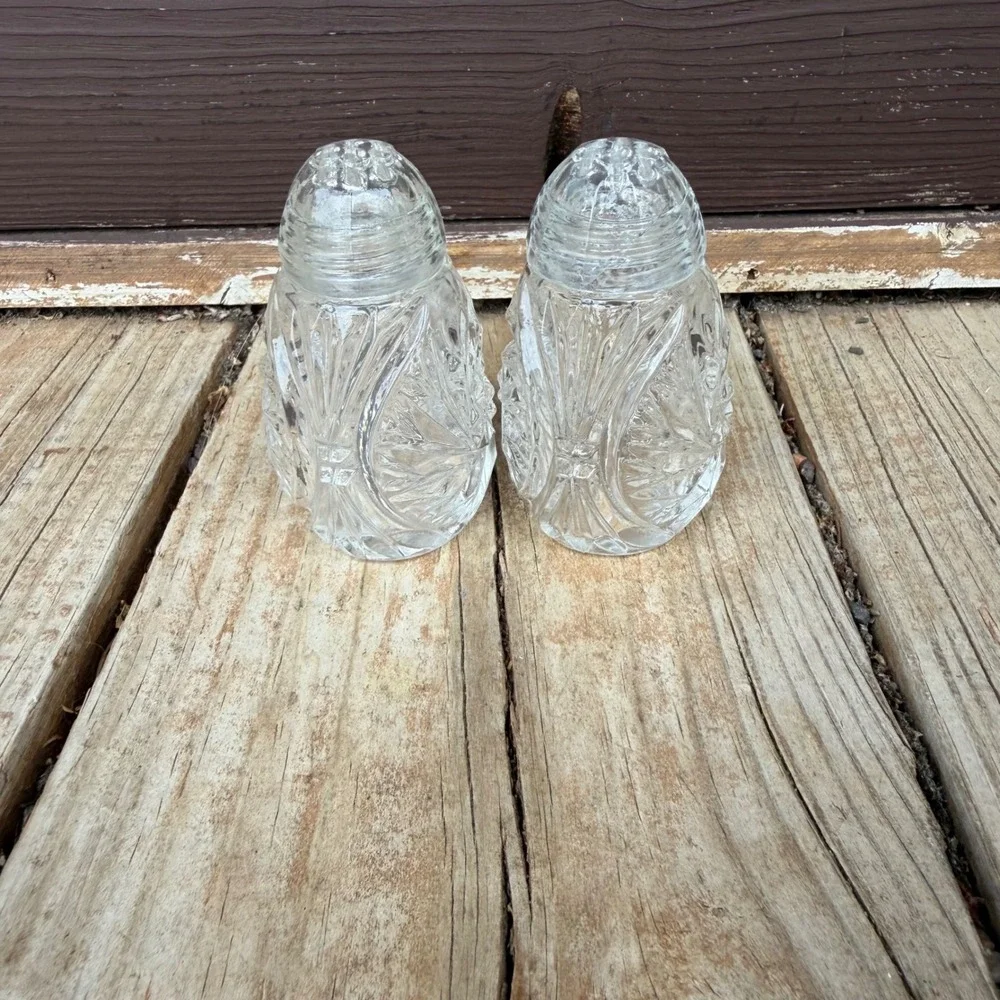 Vintage Salt and Pepper Shakers Clear Cut Glass Pinwheel Starburst Pattern